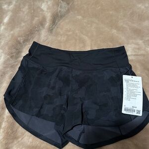 Lululemon Speed Up Mid-Rise Lined Short 4"